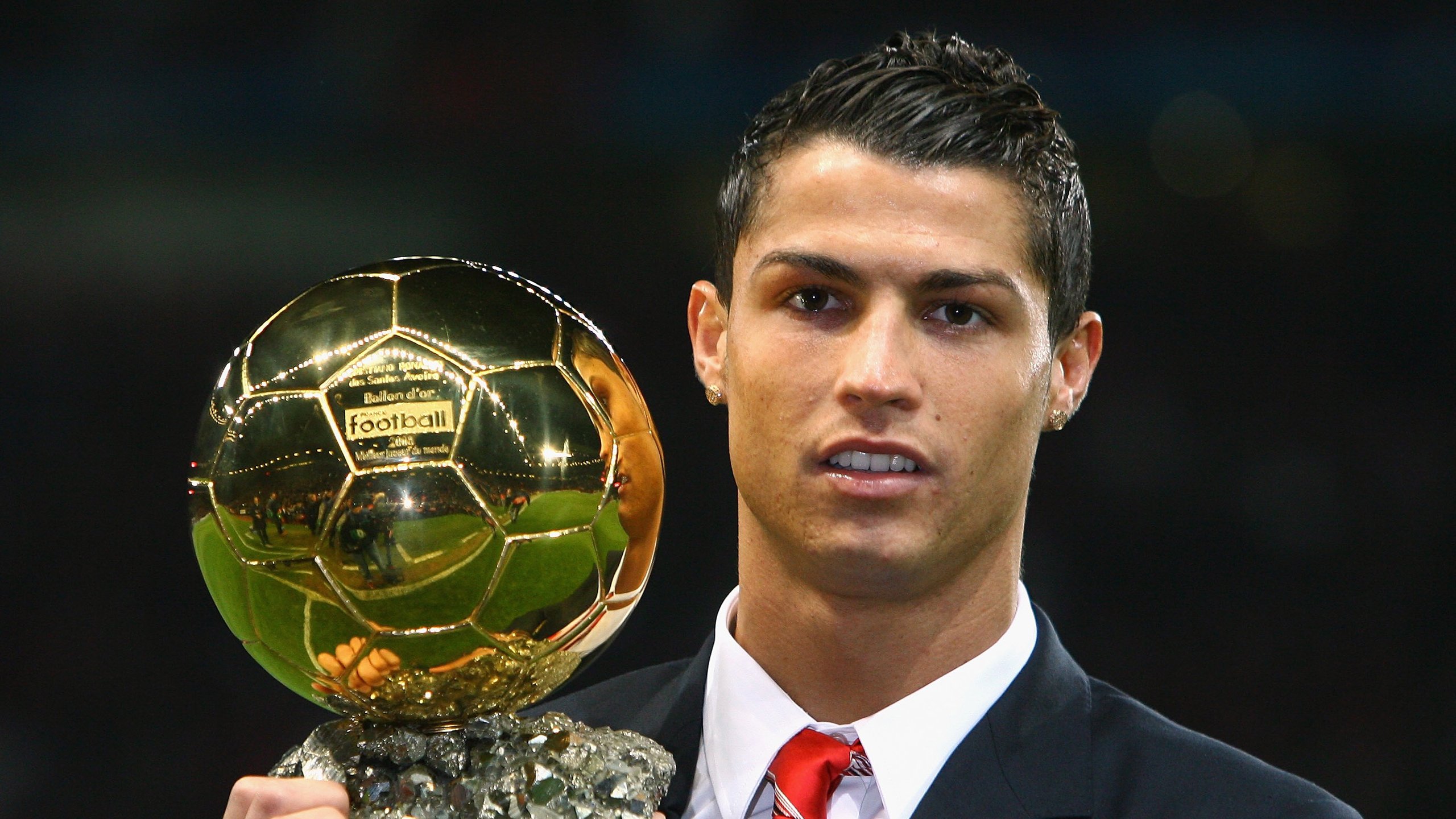 开云官网入口注册-英超高强度赛程下球员运动损伤预防策略探索，英超最严重的受伤